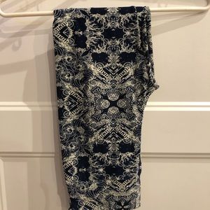 Lularoe OS leggings. Never worn without tags